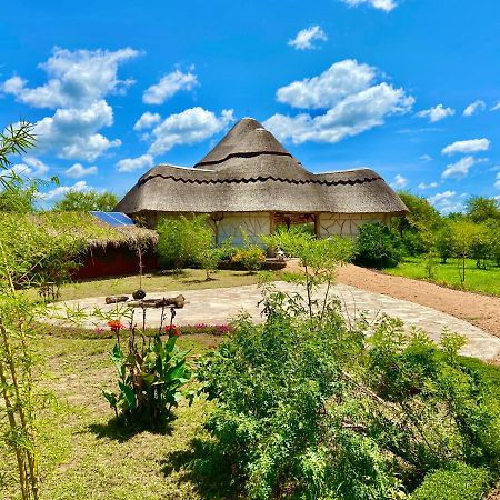 Murchison Falls Bamboo Village Paraa Экстерьер фото