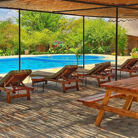 Murchison Falls Bamboo Village Paraa Экстерьер фото