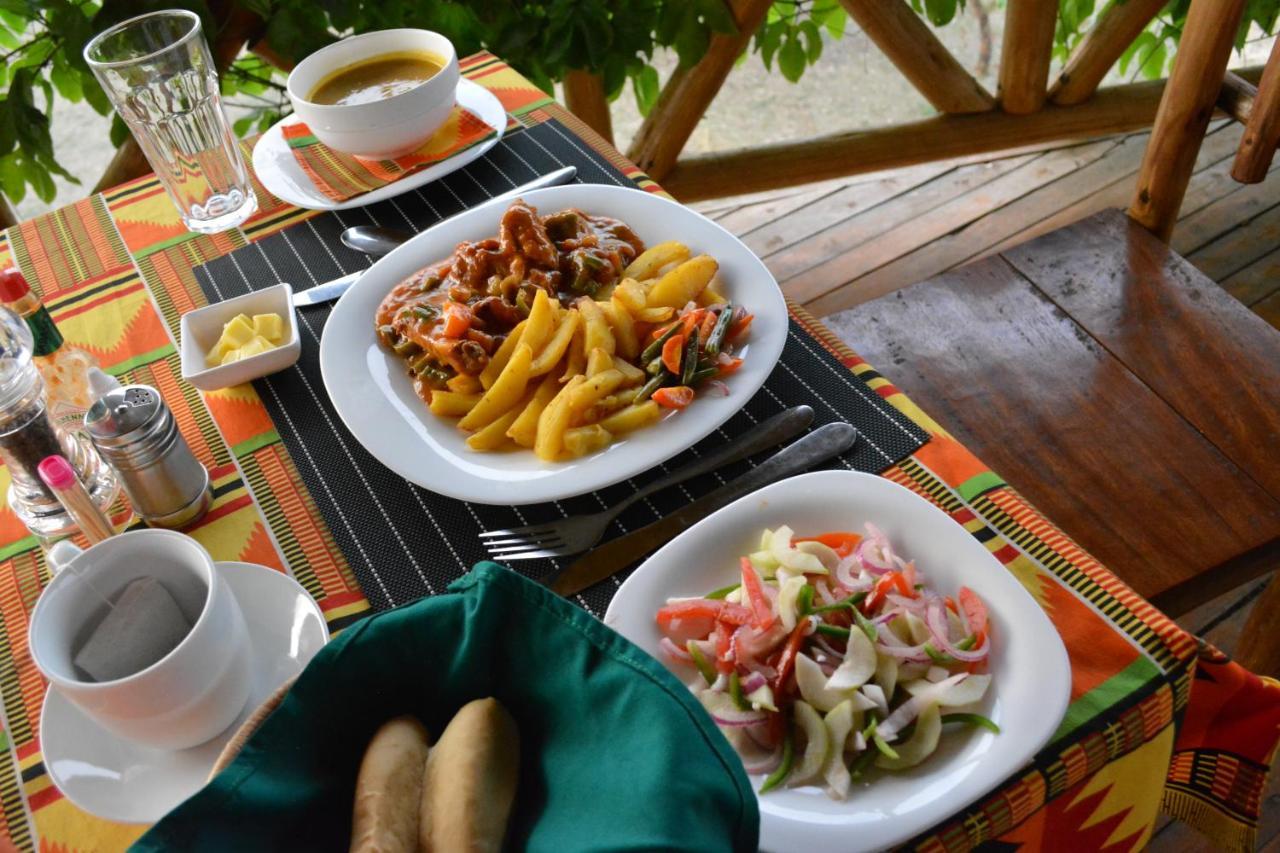 Murchison Falls Bamboo Village Paraa Экстерьер фото