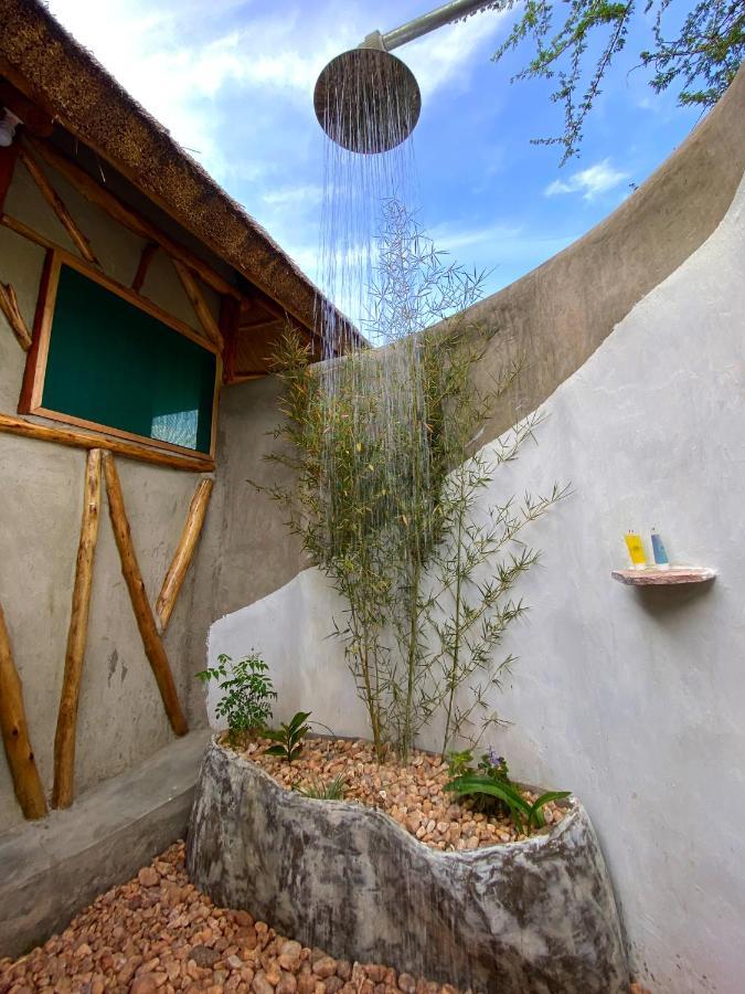 Murchison Falls Bamboo Village Paraa Экстерьер фото