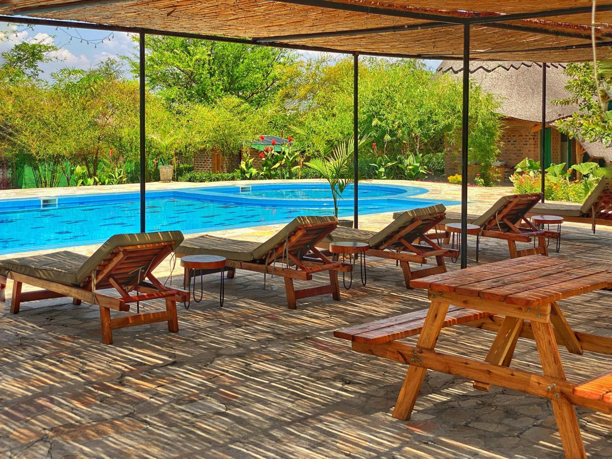 Murchison Falls Bamboo Village Paraa Экстерьер фото