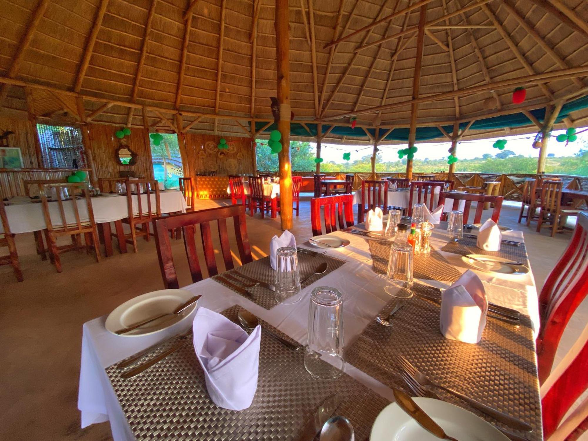 Murchison Falls Bamboo Village Paraa Экстерьер фото
